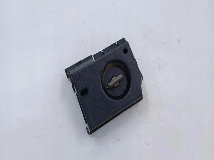 Контакты заднего фонаря AUDI 80 AVANT (8C, B4) 29632202 1.9L дизель 66 кВт 1994, фото 1