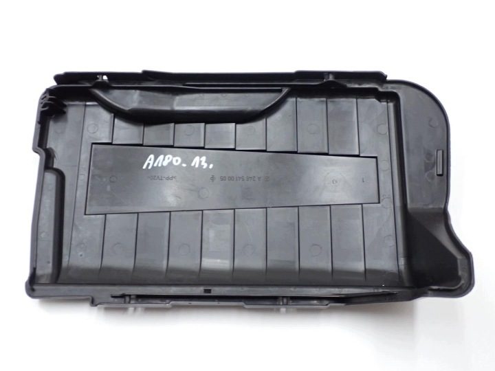 Крышка аккумулятора оригинал A2465410005 Mercedes A-класс W176 13 г., фото 3