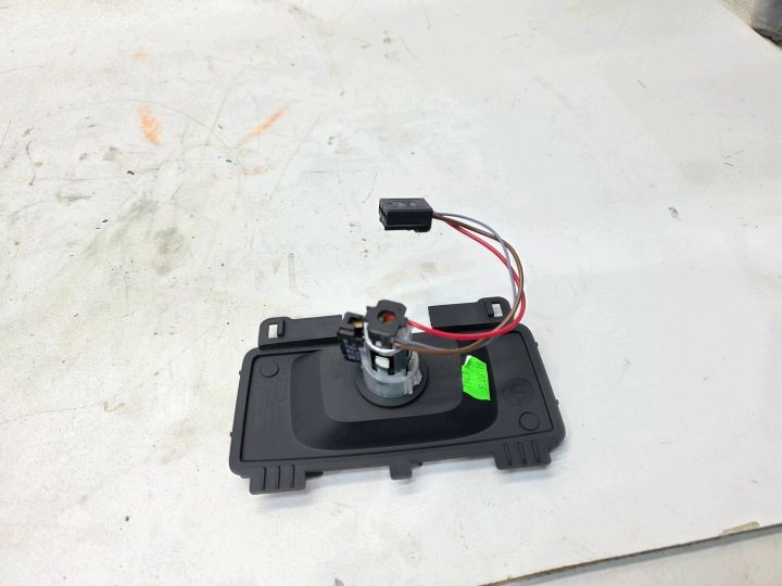 Гнездо 12V Audi A4 (8W2, B9) 8W0863324 34200658 2.0L 185 квт 2017, фото 4