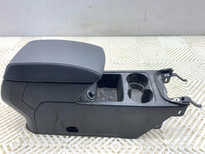 ЦЕНТРАЛЬНЫЙ ТОННЕЛЬ С ПОДЛОКОТНИКОМ SEAT LEON III Хэтчбек 5F0863243A, фото 1