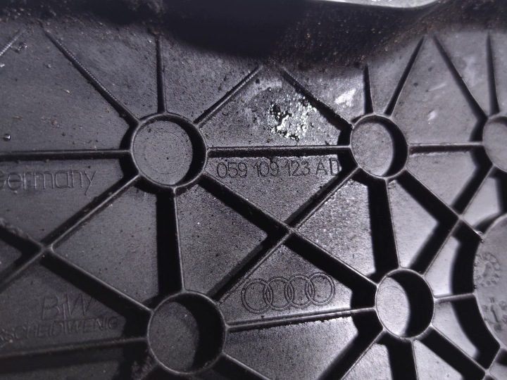 Крышка грм 2.7 3.0 TDI Audi A6 C6 059109123AD, фото 6