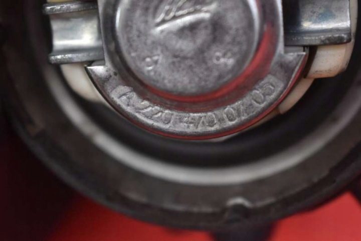 Крышка горловины бензобака A2204700705 Mercedes CLS C219 W219 04-08, фото 8
