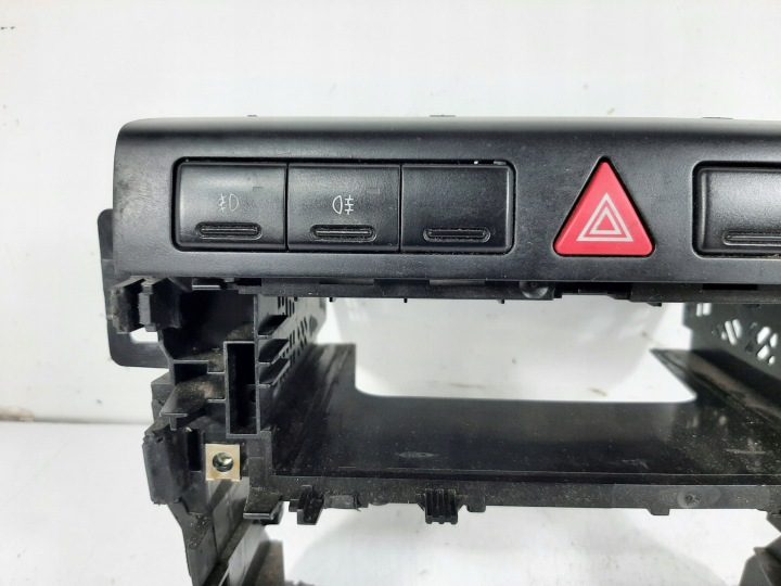 AUDI A4 B5 99 г. РАМКА СРЕДНЯЯ ПОДСТАКАННИК 8D0858005M 8D0862534A, фото 3