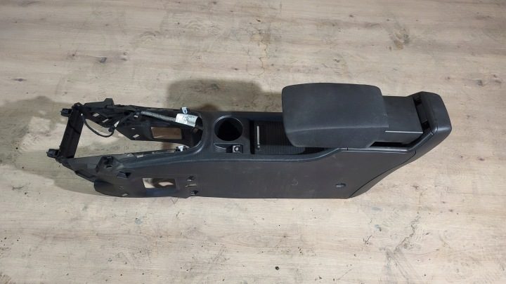 Подлокотник центральный тоннель Opel Astra J 4 IV хэтчбек 5D 09- европа, фото 1