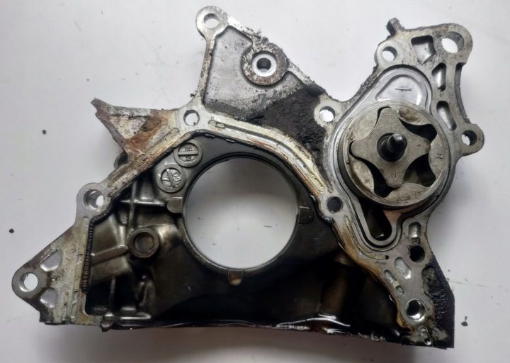 МАСЛЯНЫЙ НАСОС AVENSIS T25 COROLLA E12 2.0 D4D 1CD, фото 1