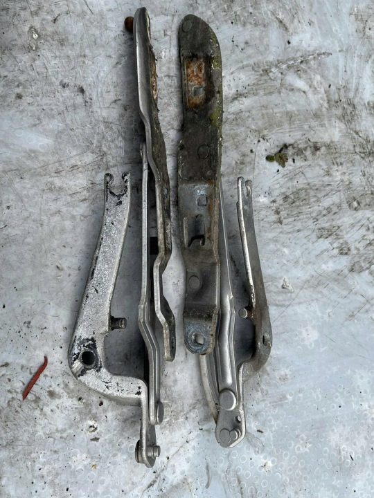 ПЕТЛИ ЗАДНИЕ КРЫШКИ БАГАЖНИКА BMW 5 E39 СЕДАН ЧЕРНЫЙ 2 II, фото 3