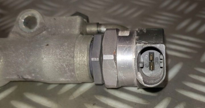 BMW E60 E83 E87 E90 2.0 дизель M47N2 топливная рампа датчик топлива 7787164, фото 9