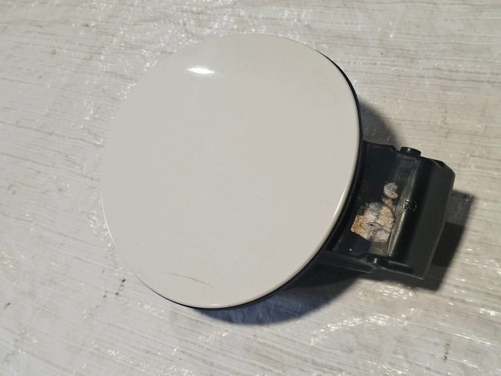 Лючок горловины бензобака VW Golf V 5 1K0 хэтчбек белый 1K6809857 1K0010644P, фото 2