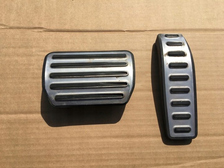 НАКЛАДКИ НА ПЕДАЛИ PORSCHE CAYENNE 7L ОРИГИНАЛ, фото 1