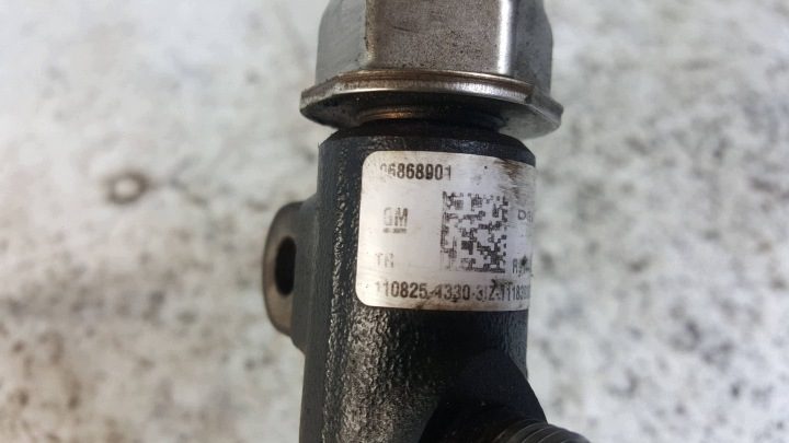 ТОПЛИВНАЯ РАМПА 96868901 ДАТЧИК 9307Z528A CHEVROLET CAPTIVA I РЕСТАЙЛИНГ 2.2, фото 2