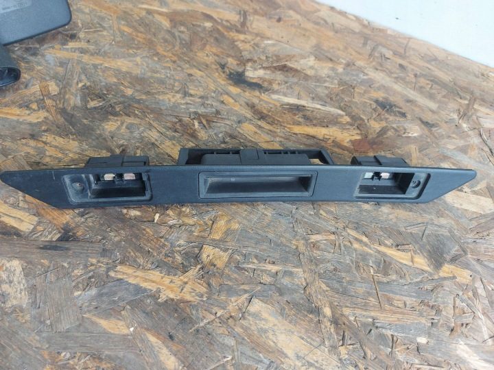 МОЛДИНГ КОНЦЕВИК КРЫШКИ ПОДСВЕТКА НОМЕРА 8P4827574 AUDI A3 8P РЕСТАЙЛИНГ, фото 1
