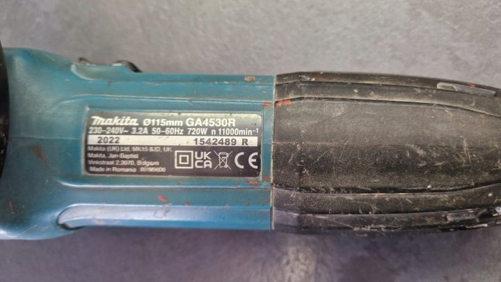 Угловая шлифмашина электрическая Makita 720 Вт GA4530R 115 мм 230V, фото 8
