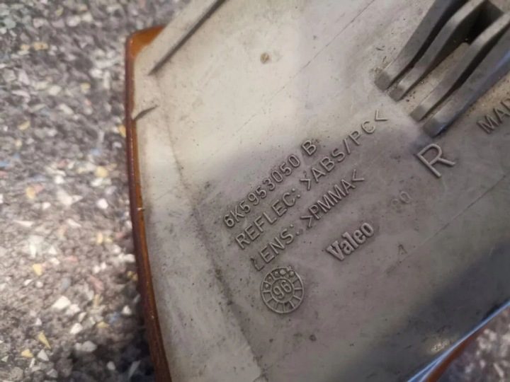 Передняя правая фара поворотника VW POLO (6N2) 6K5953050B 1.6L бензин, фото 2