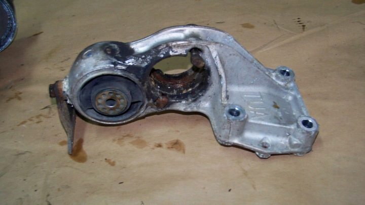 Peugeot 206 1.6 16V 04 г. опора полуоси, фото 1