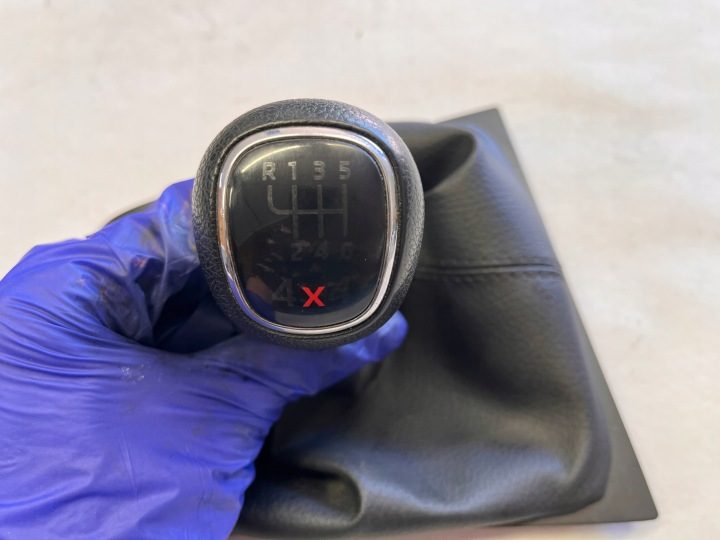 SKODA YETI РУЧКА ЧЕХОЛ ПЕРЕКЛЮЧЕНИЯ ПЕРЕДАЧ 5L1711113AE, фото 2