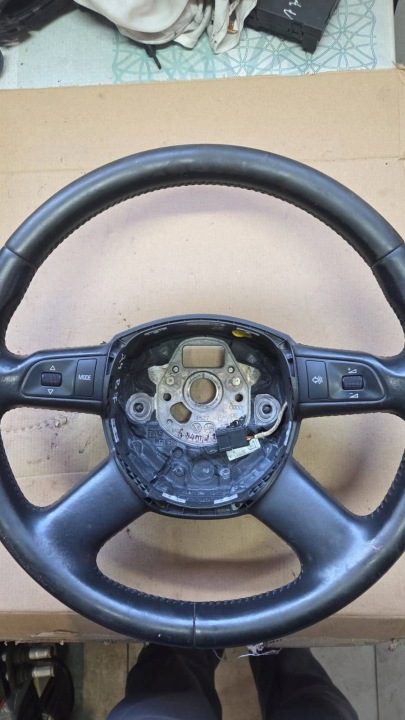 Руль Mutifunkcja Audi A4 S4 B7 8E 8H, фото 1