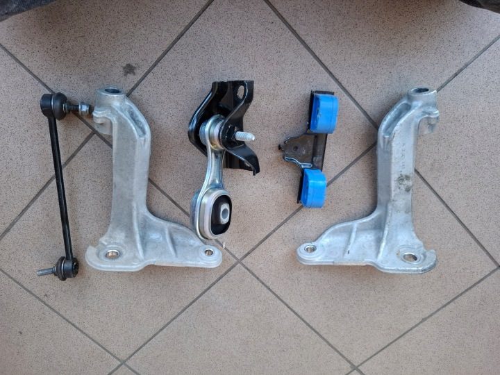 КРОНШТЕЙН ПОДРАМНИКА RENAULT ARKANA CAPTUR 548500961R 548519790R, фото 1