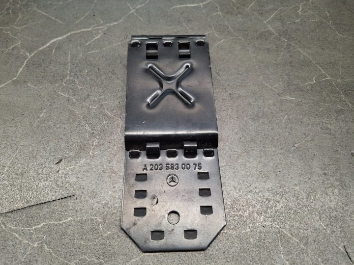 Шпонка blokda под колесо Mercedes-Benz c w203 a2035830075, фото 1