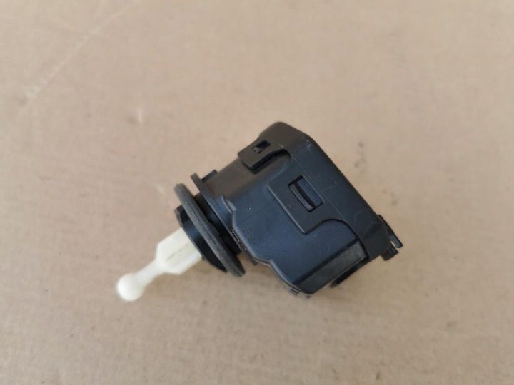 МОТОРЧИК КОРРЕКТОРА ФАРЫ VW GOLF 4 IV SEAT SKODA AUDI 1J0941295C, фото 1