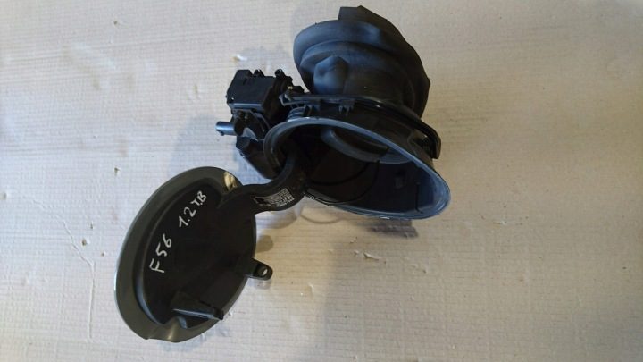Лючок горловины бензобака Mini One Cooper F56 7302241 7334370, фото 2