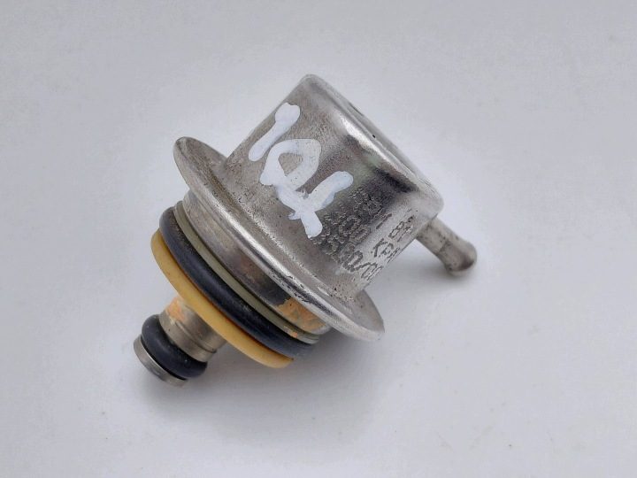 Регулятор давления топлива Seat Toledo II 1.6 036133035A NR148, фото 1