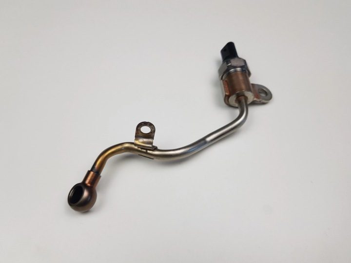 Датчик давления выхлопных газов DPF BMW G20 G21 G30 8579973, фото 3