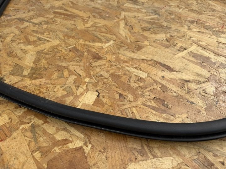 Уплотнитель двери заднего левого Volkswagen Jetta VI 5C6867913F оригинал, фото 6