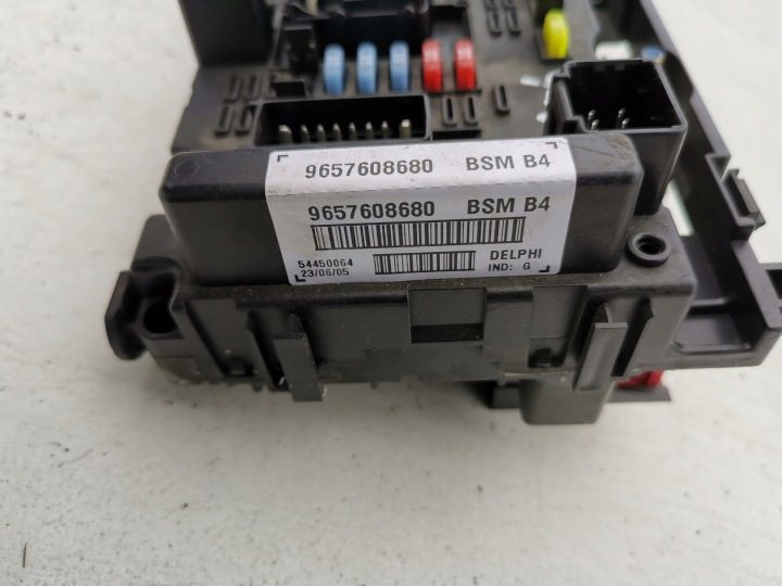БЛОК ПРЕДОХРАНИТЕЛЕЙ 9657608680 BSM B4 CITROEN PEUGEOT, фото 2