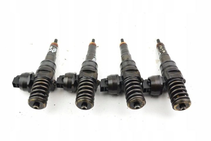 Volkswagen PASSAT B6 2.0 TDI 140 л.с. НАСОС-ФОРСУНКИ 038130073BQ 4X, фото 1