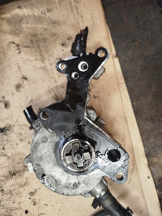 Насос вакуумный Bosh VW Golf 5 в Audi A3 8P Octavia 2, фото 2