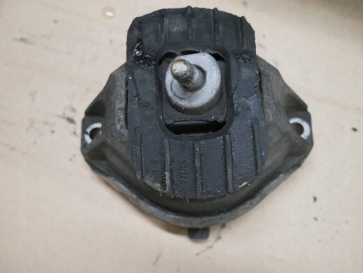 BMW E60 E61 E63 E64 M57N подушка двигателя левая 6761091, фото 3