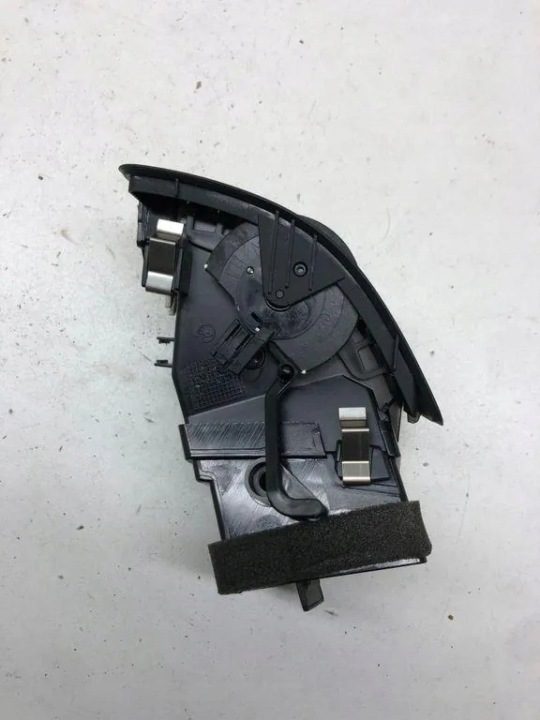 Дефлекторы панели приборного SKODA OCTAVIA II (1Z3) 1Z0819701 1.9L дизель 77 кВт, фото 2