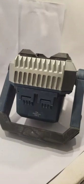 Фара аккумуляторная budowlany LED Bosch GLI 18V-2200 C корпус, фото 5