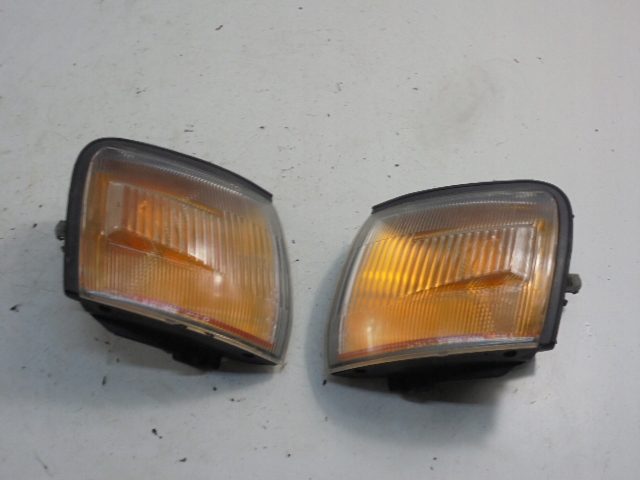 TOYOTA STARLET II P8 Поворотник левый, фото 1