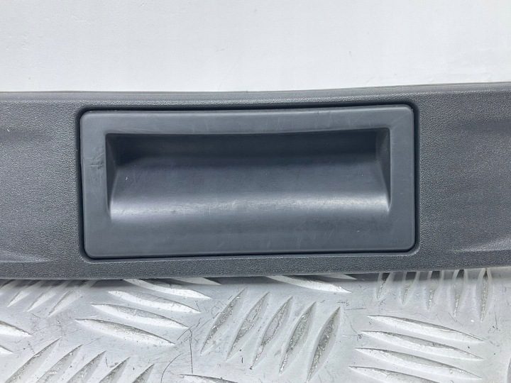 2011 Volkswagen Tiguan Молдинг подсветки номера 5N0827566T, фото 8