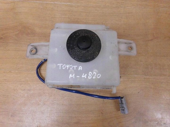 Toyota Auris II Yaris III бачок тормозной жидкости, фото 1