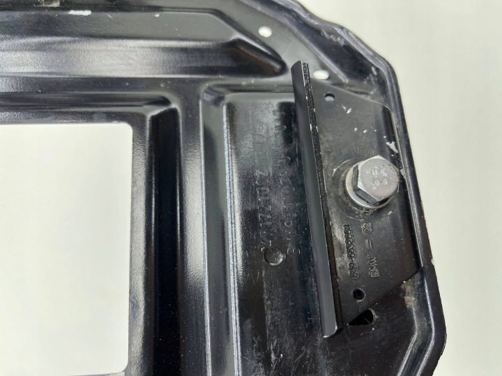 BMW 5 G30 G31 основание крепление аккумулятора 6832664, фото 2