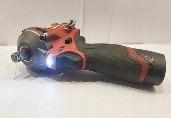 Kompaktowy ударный гайковерт Milwaukee M12 FIWF12-0X 339 Нм ТОПЛИВНЫЙ 1/2" 4933464615, фото 3