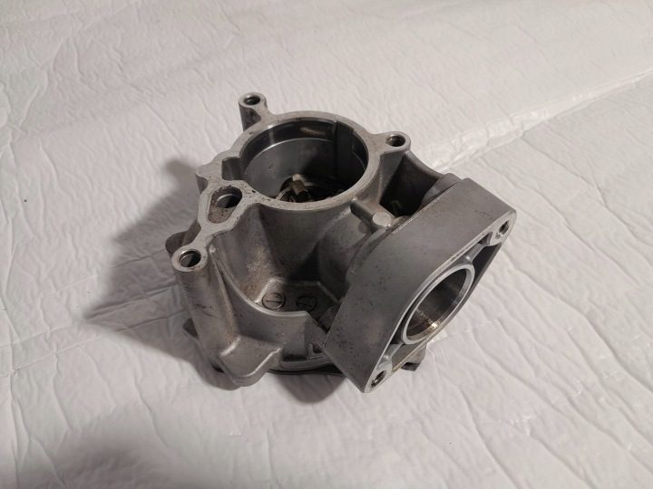 AUDI VW 2.0TFSI ВАКУУМНЫЙ НАСОС 06L145100F, фото 1