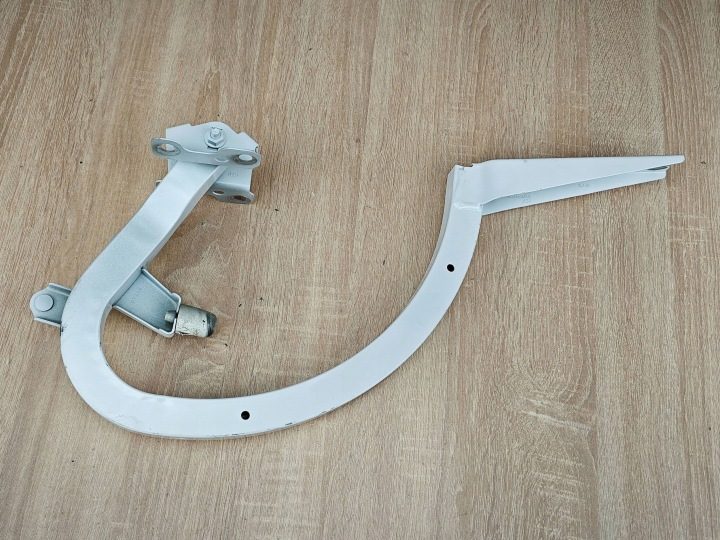 ПЕТЛЯ КРЫШКИ ПРАВАЯ ЗАДНЯЯ AUDI A4 B9 8W СЕДАН 8W5827306A LS9R 10 л.с., фото 1