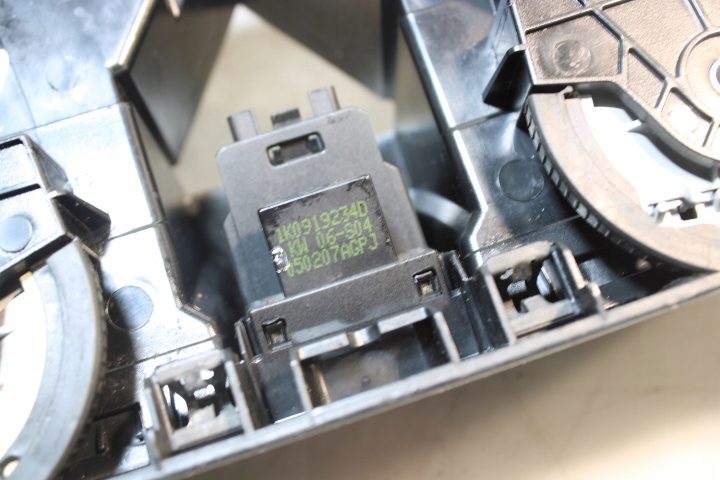 ДЕФЛЕКТОР ОБДУВА СРЕДНИЙ VOLKSWAGEN GOLF V 1K0919234D, фото 6