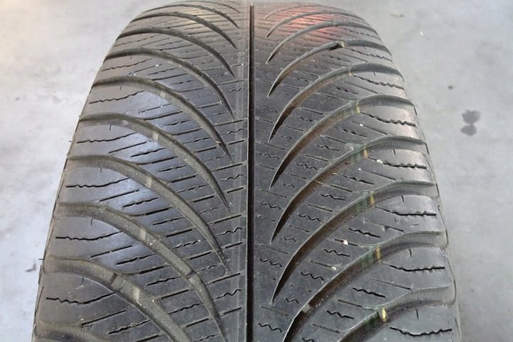 Шина всесезонная Goodyear Vector 4Seasons Gen-2 215/55R17 94 В сцепление на снегу (3PMSF) V0 - Volkswagen, фото 2
