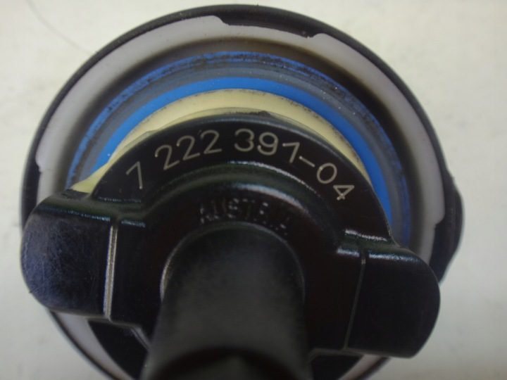 Крышка бензобака BMW E88 E90 E60 E63 E65 F01 F10 F11 бензин, фото 3