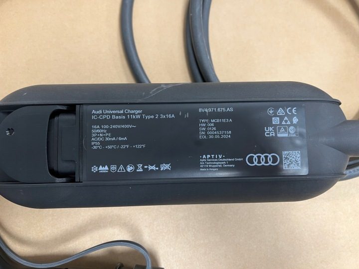 Audi трубка для зарядки 8V4971675AS, фото 2