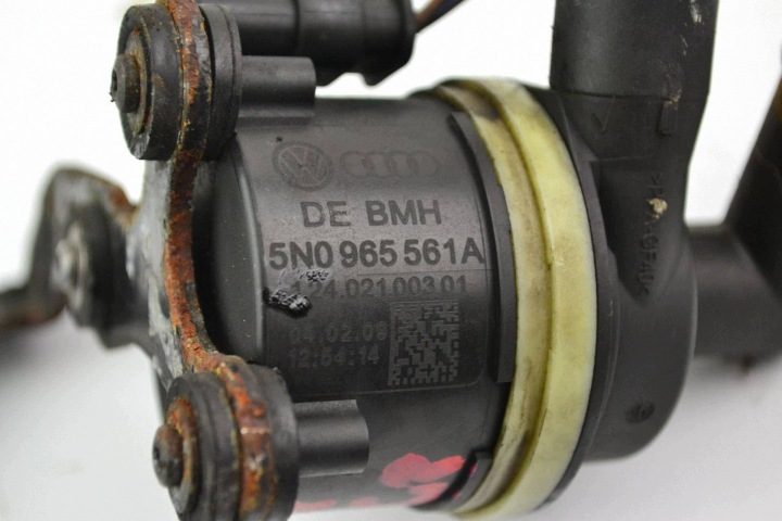 Volkswagen PASSAT B6 2.0 TDI Дополнительная помпа 5N0965561A, фото 5
