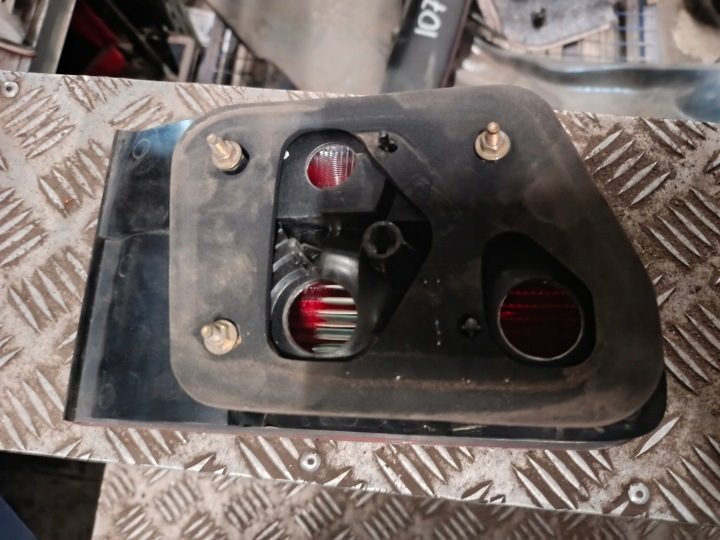 ФОНАРЬ ЛЕВЫЙ ЗАДНИЙ BMW E32, фото 1
