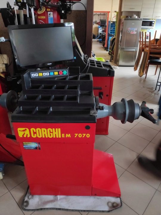 Балансировочный станок Corghi em 7070, фото 2