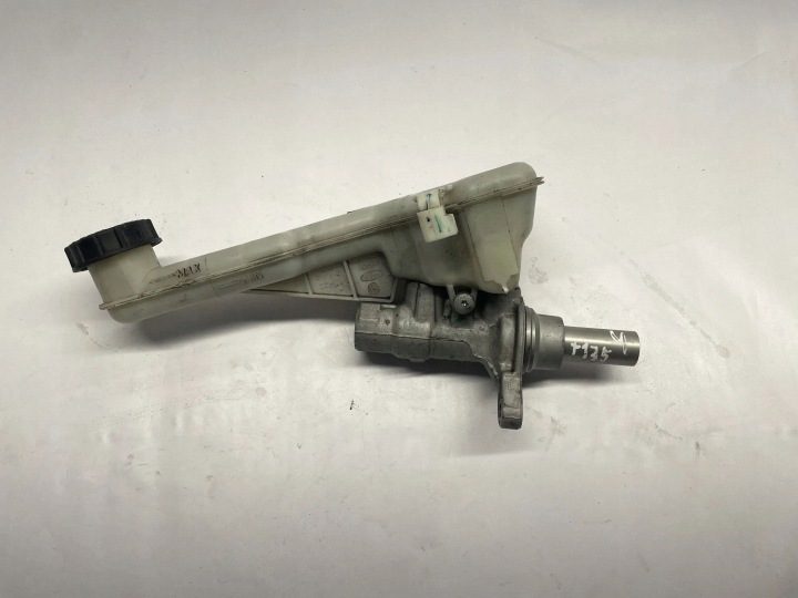 Бачок тормозной жидкости Передний Ford Fusion II 26415200124, фото 1