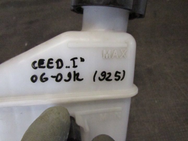 БАЧОК ТОРМОЗНОЙ ЖИДКОСТИ KIA CEED I РЕСТАЙЛИНГ 09-12r, фото 2