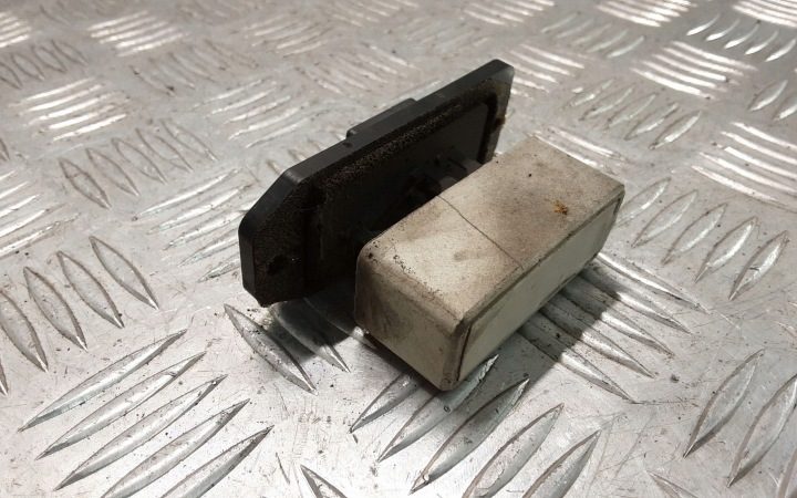 1997 Mitsubishi Carisma Резистор печки 11T071, фото 2